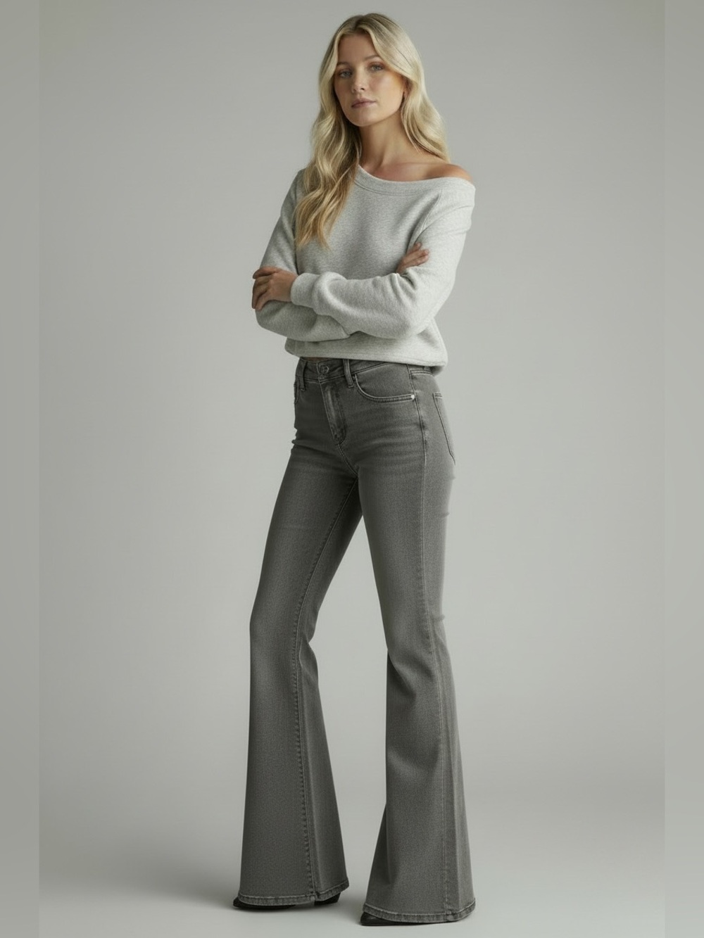 Wild Fable Mid-Rise Flare Jeans - Washed Gray Denim. Size 4.